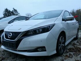 Nissan Leaf 40kWh 90kW (122k) r.2018 - biela perleť