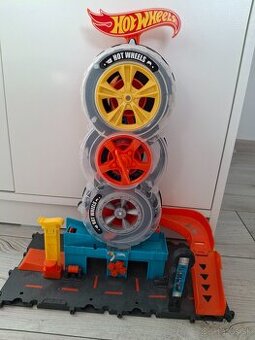 Hot Wheels závodná dráha
