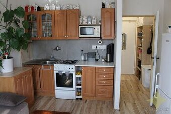 Prenájom 1 izb byt 1.p. 45 m2 , 460-Eur/mesiac s energ. Ba