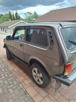 Lada Niva 1.7