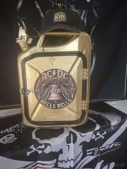 Mini bar na cesty AC/DC