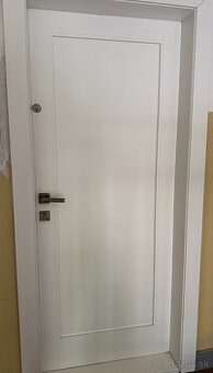 Dvere s obložkou MDF biele