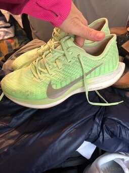Tenisky NIKE dámske 37,5