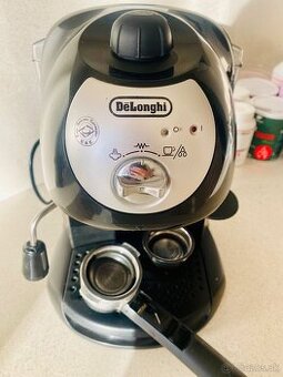 Kávovar DELONGHI