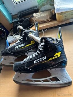 Bauer supreme