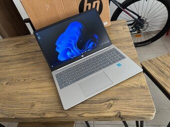 HP/Notebook/4GB RAM DDR5/128GB NVMe SSD/Intel HD (2GB) biely