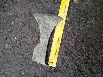 Mosadzná valaška sekerka