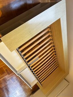 Predám posteľ s úložným priestorom + rošt