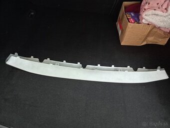 Lišta na predný nárazník BMW X1