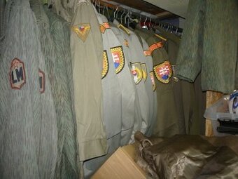 vojenské saká ako na foto.