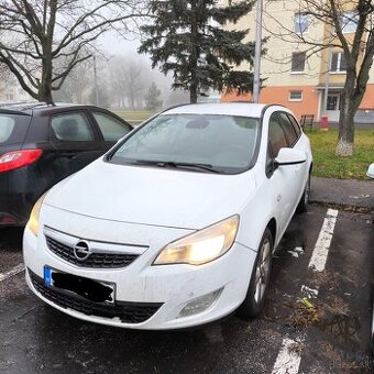 Opel Astra Combi - rezervované do 30.12.25