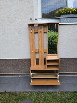 Predám vešiakovú stenu