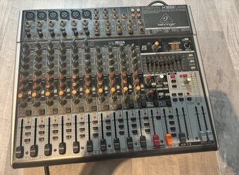 Behringer XENYX Usb mix pult