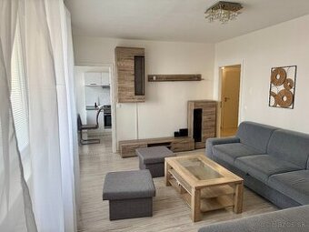 Prenajmem 3-i byt, 70 m² + loggia 6 m² Trenčín, Jána Halašu