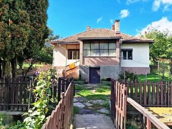 Na celoročné bývanie alebo chalupu – kompletne funkčný dom