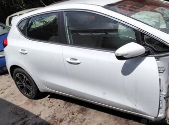 KIA CEED 2015 1.4 CRDI predám DVERE, MOTOR D4FC, TRYSKY 0445