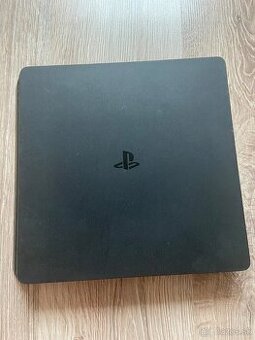 🎮 Predám PlayStation 4 – skvelý stav 🎮