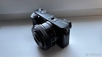 Sony A6000 + 16–50mm f/3.5–5.6 OSS (E-mount)