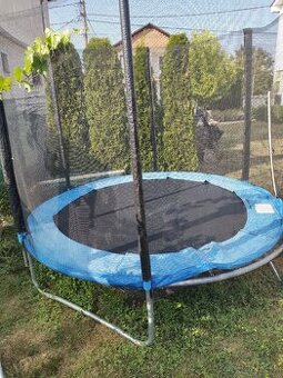 Trampolína