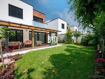 5 izb. rodinný dom s garážou - Nitra, Chrenová