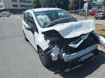 Predám auto na súčiastky ford B Max