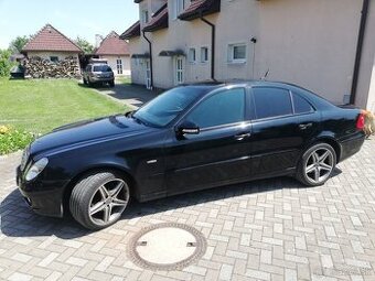 Merceds E