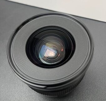 Canon EF 20mm f2.8 USM
