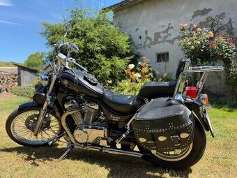 Suzuki Intruder VS800