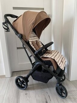 Čisto novy kočík Carrello nova New