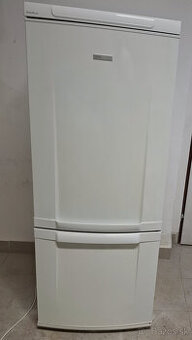 Chladnička s mrazničkou ELECTROLUX