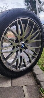 CMS R19 aj s pneu na BMW