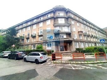 Ponúkam na prenájom 2-izbový veľký byt v centre mesta na Záh