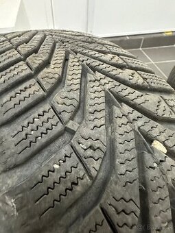 Predám zimné pneu 175/65R15