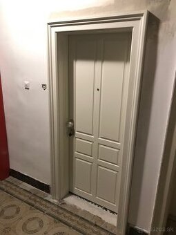 montáž dverí, podlahy, servis