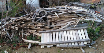 Predám hobľované dosky, krovy a palivové drevo – Námestovo