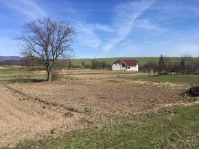 Pozemok Neporadza 592 m2 - 1