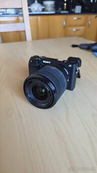 Sony a6400 + Sony FE 3.5-5.6/28-70 OSS