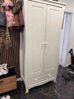 Predam Skrinu a komodu s prebalovacin pultom