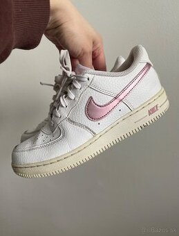 Dievcenske tenisky Nike air force 35 velkost