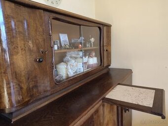 Starožitný sekretár