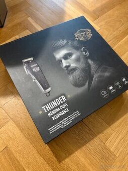 Captain Cook Thunder