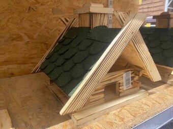 Drevené vtáčie búdky