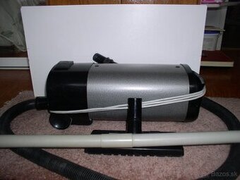 Predám vysávač ETA 402