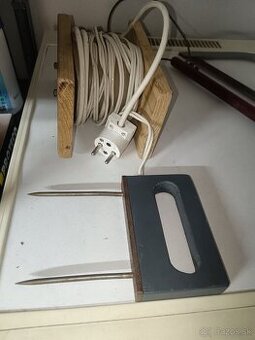 Predám elektrický jatočný omračovač ošípaných.