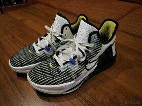 Tenisky Nike Lebron Witness VI
