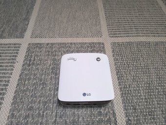 LG HD projektor PH150G