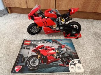 LEGO Technic Ducati Panigale V4 (42107) – kompletný model