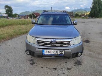 Subaru Forester 2.0 benzín -čítať celý inzerát