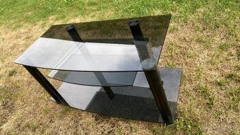 Stolík pod TV