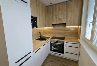 NOVINKA - 3 izb. byt ROŽŇAVSKÁ ul., Terasa, NOVÁ REKONŠTRUKC